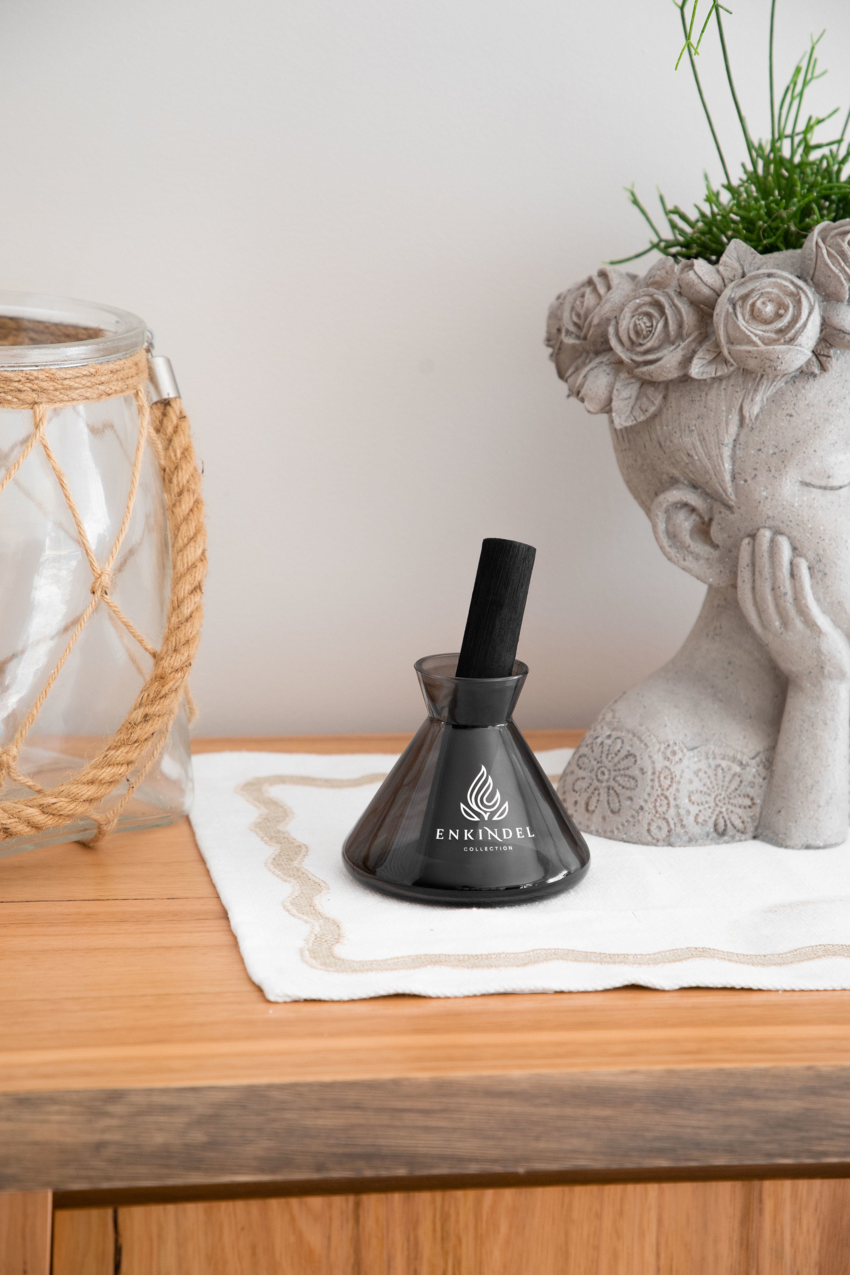 Kakadu & Sandalwood Statement Reed Diffuser